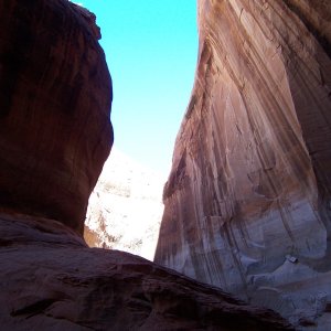 Looking up in Cathedral in the Desert 9-27
