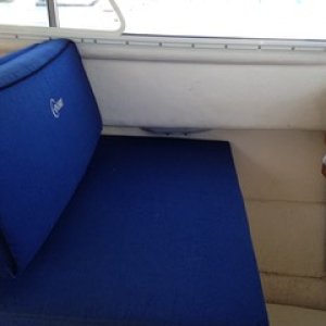 Bench seat (reverses for dinette/converts dinette into berth)