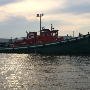 August 2018 Duluth Harbor 100+ yr old tug still working hard