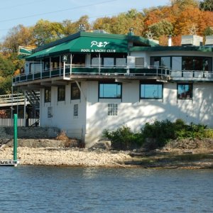 Mendota Heights Pool & Yacht Club. Half way stop for our 60 mile Prescott to St.Paul round trip.
