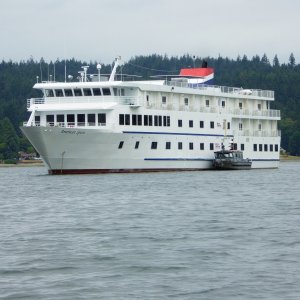 Small cruise ship in Liberty Bay when I arrived mid-day Friday