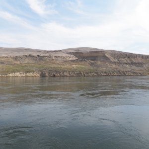 Even in the calmer parts of the river, boils of water would surface and make a disturbing splash.  Watching my sonar, I saw that there were underwater basalt formations that changed depths instantly from 40 to 25 feet and back again.  That is what causes the chaotic boils on the surface.