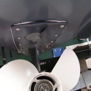 Recommended bolt pattern doesn't seem to interfere with the anode/trim device.