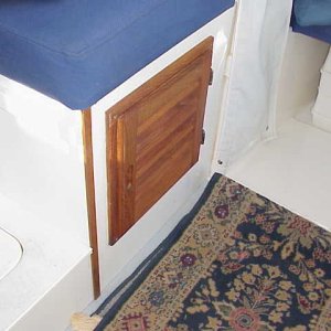 (SEA3PO) I installed a shelf and an opening teak door