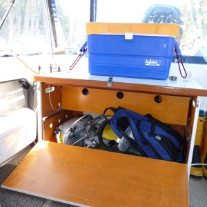 5. Interior finished with 4 coats of "Sikkens" Cetol Marine Light.