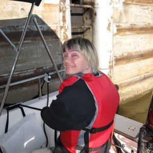 Cathy minding the lines at Cheatam lock