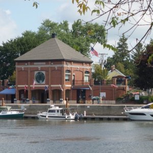 free docking, showers with key, RR, water, $10 power, cute town.