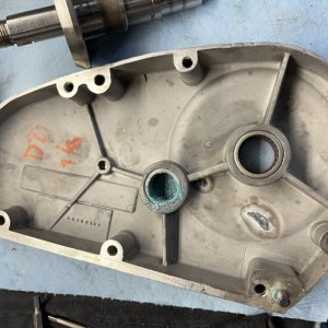 Media 'New bearings/seals installed in cover' in album 'Upon opening the housing'