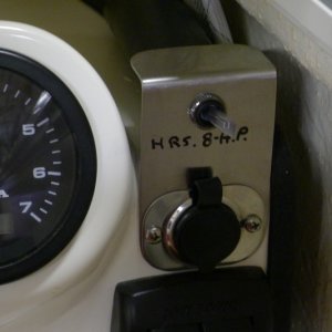 22
Manual Lighted Toggle Switch
for Hour Meter (Kicker 8 hp)