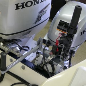25
Manual Trolling Handle
(Down Position)