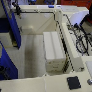 39
Cockpit
&
3rd Seat Ice Chest