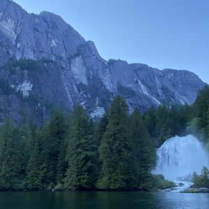 Media 'Chatterbox Falls' in album 'Sleepy C, Harvey & HunkyDory at Sucia'