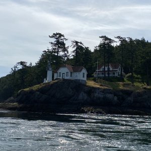 Media 'Turn point light house' in album 'Sleepy C, Harvey & HunkyDory at Sucia'