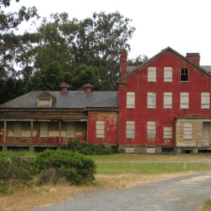 (Dora~Jean) Civil War era hospital, still in great shape, locked though.