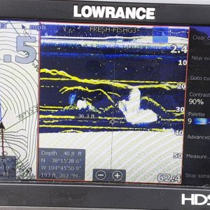 Lowrance Gen 3 structure scan display