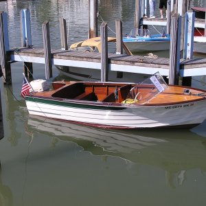 Media 'classic boat show 2005 007' in album '1957 16 ft Barbour with a 1959 Johnson 50hp'