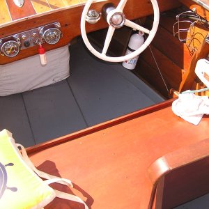 Media 'classic boat show 2005 051' in album '1957 16 ft Barbour with a 1959 Johnson 50hp'