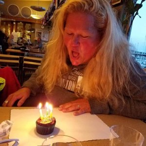 Rosanne\'s birthday cupcake