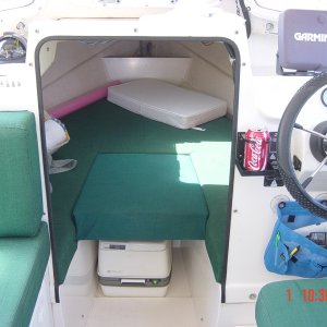 Looking forward into the V- berth