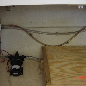 Pressure pump for washdown and sink with 20 gallons of H2O