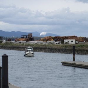 Media 'Just as I was heading out, I noticed Peter and Caryn of C-Dancer coming in!' in album 'Sunday Morning at Reid Harbor, Stuart Island'