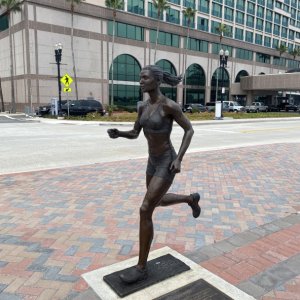 Betty broke her glasses 2 days into our trip so she took the opportunity to get a run in back to the boat through downtown Jax