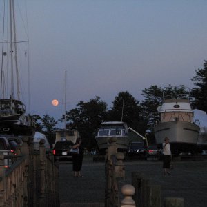Moon rise over Lankford - some vesels still on the hard