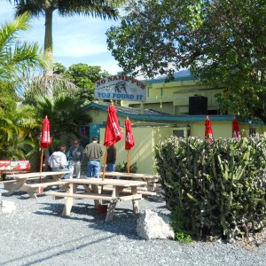 Media 'No Name Pub from the street' in album 'Arriving at Bahia Honda'