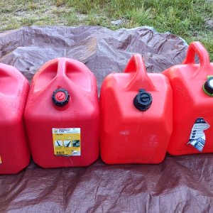 Media 'Gas-Cans-4' in album 'Getting Ready for the next adventure'