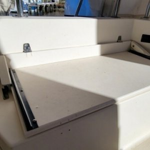 pneumatic hinged livewell