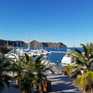 Puerto Escondido marina, from the restaurant deck, they have a brick oven for pizza, great ones.
January 2020