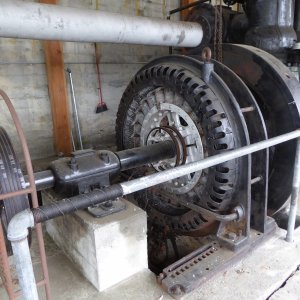 225 hp generator