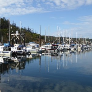 Friday afternoon back at the marina, more boats have arrived