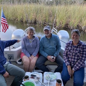 Dinner group on the Molly Brown. Blue Days and Lake Effect fed me two nights in a row so the Molly Brown provided the dining room 😀