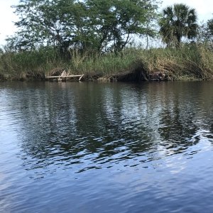 Look close, and you can see the skelaton of an old sunk boat along the shoreline