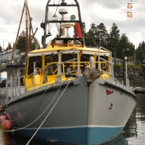 Petersburg - July 2013 - "Polar Bound" provisioning for yet another Northwest Passage voyage. DSCN4243