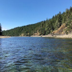 Reef between inner and outer basins of Roscoe Cove.  I came thru at mid tide with about 6\' of water under my hull.