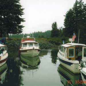(Ruth/Joe): Anna Leigh coming in to raft up to Two Lucky Fish.