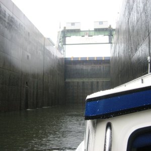 Heading east through lock 17