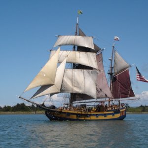 Media 'Tall Ships 032' in album 'Lady Washington and Hawaiian Chieftan visit Humboldt Bay.'