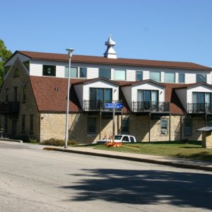 We stayed here at the Landing. Great place and nice rooms.