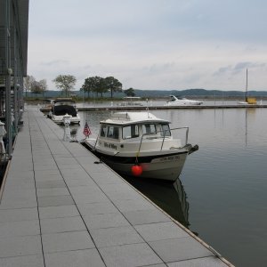 Twenty river miles later, we pulled in to Kenlake Marina for the night.  Beautiful full service transient docks for $0.65 per foot.
