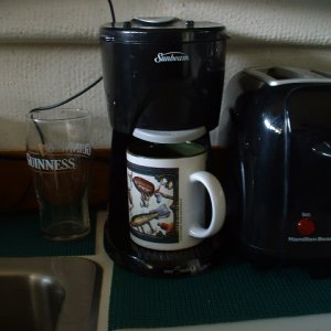 Instant hot water wth this Sunbeam Hot Shot. It boils water in 90 seconds. Great for a quick cup of tea, hot chocolate or instant coffee.