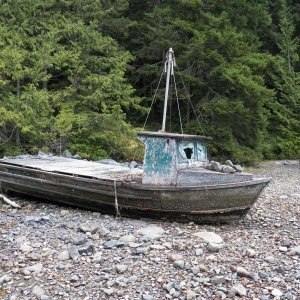 Media 'I'm not sure what the rocks on the cuddy are for, but they blend nicely with the overall look and feel.' in album 'After Powell River, I headed for Skookumchuk Narrows and Sechelt Rapids.  This is Sechelt from inside the inlet.  A few small standing waves 30 minutes before slack.'