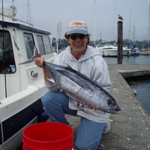 Media 'First Tuna!' in album '(CatyMae n Steve) 8/19/05 Ahhhhhh nice feesh!'