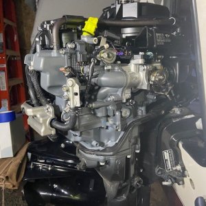 2017 9.9hp Suzuki Oil Filter Change 1