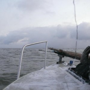 Hacksaw to the bow rail and plenty of harpoon space.
