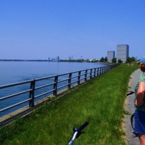 10.) Bike trail heading North to Niagra Falls