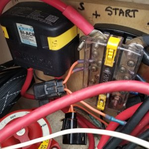 Blue Seas ACR
Start Battery Bus Bar