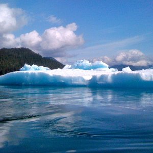 Large icebergs grounded on terminal morraine